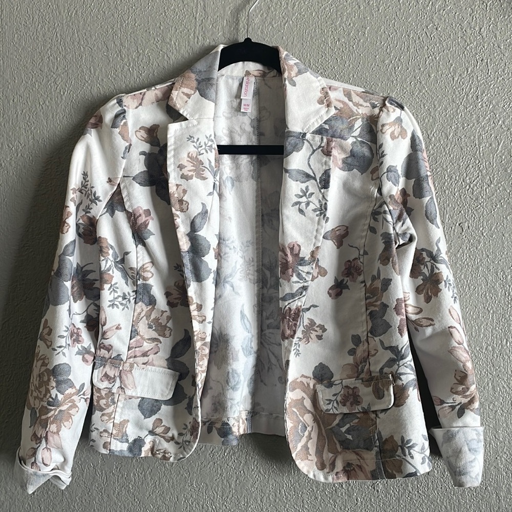 Cute Xhilaration floral jacket